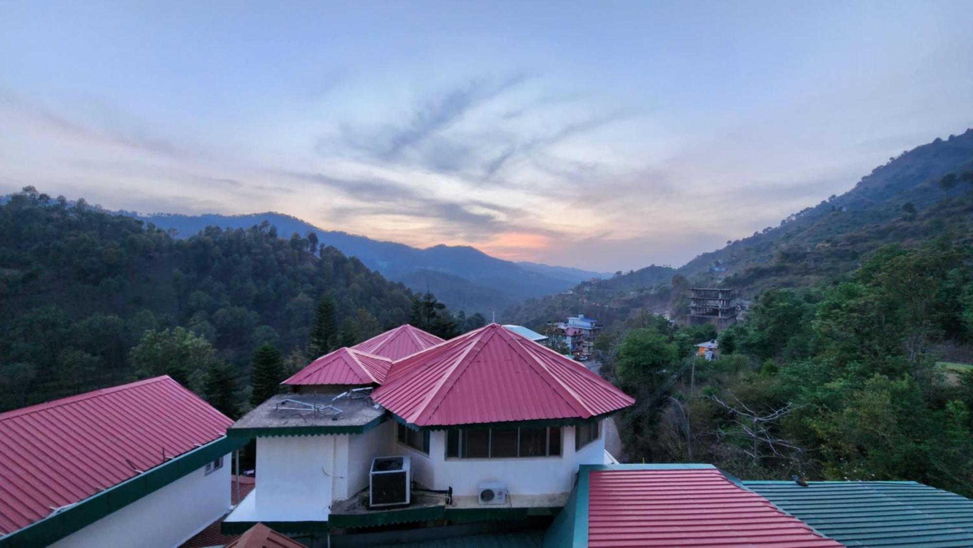 Hotel Royal Ark - Kasauli Kültér fotó