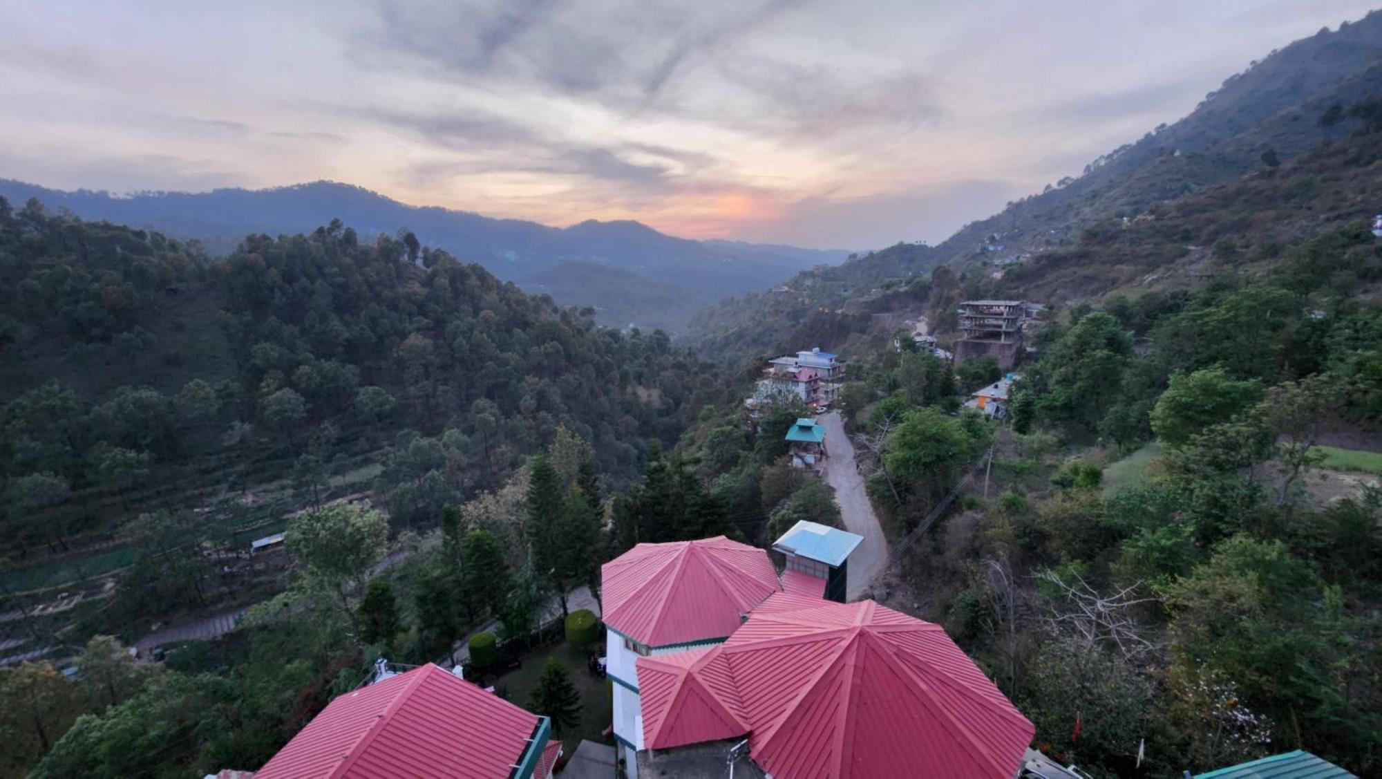 Hotel Royal Ark - Kasauli Kültér fotó