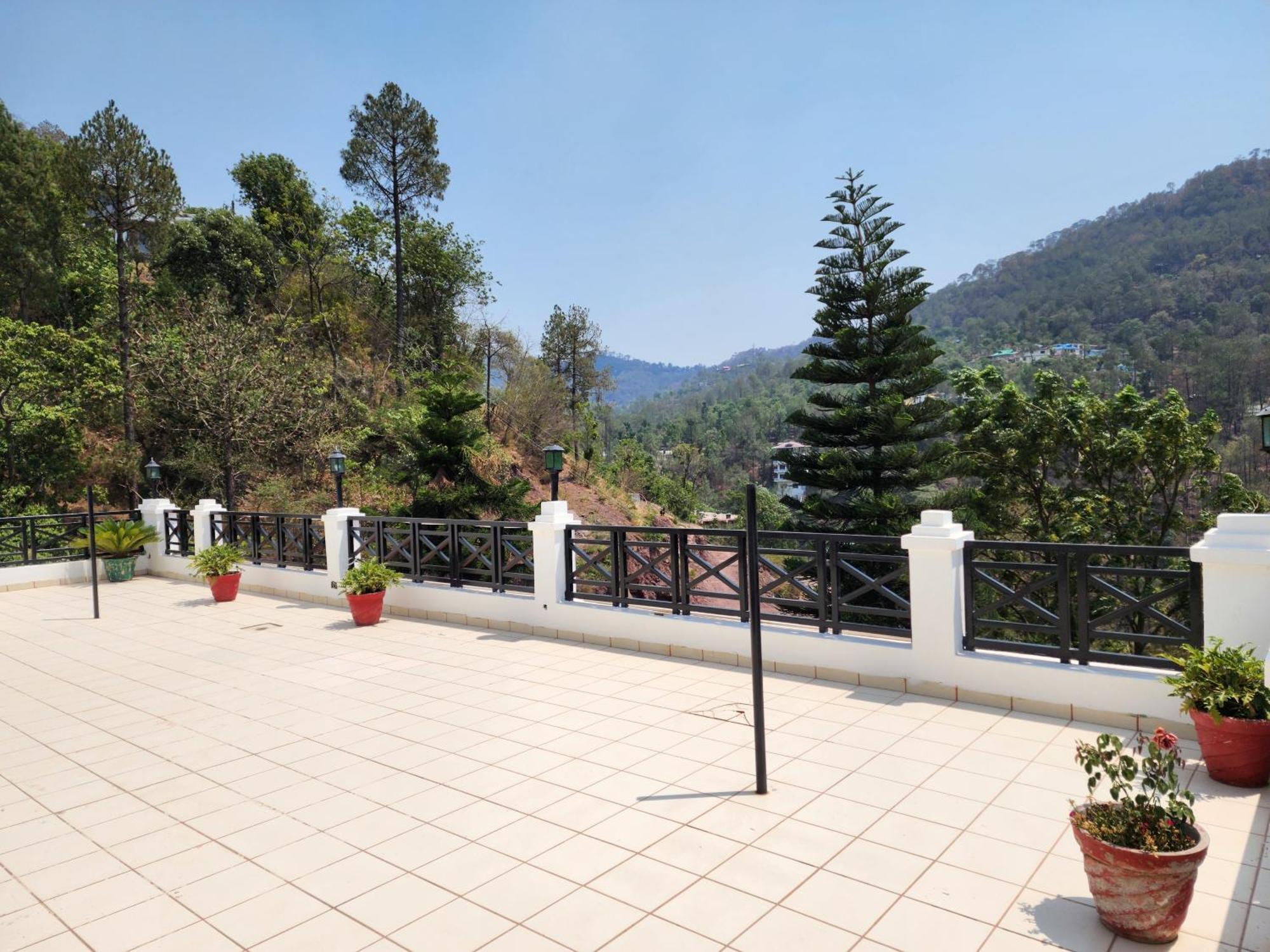 Hotel Royal Ark - Kasauli Kültér fotó