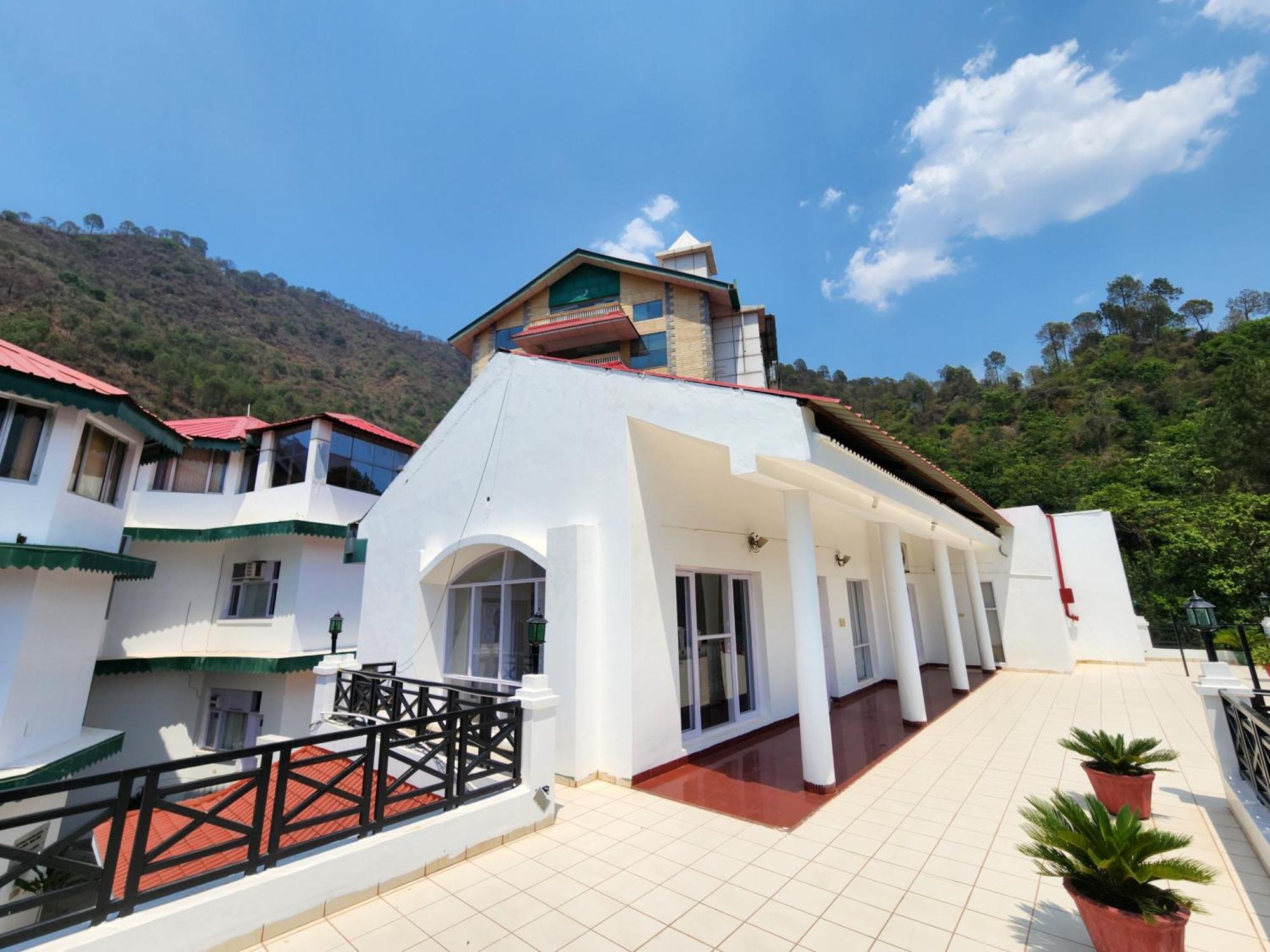 Hotel Royal Ark - Kasauli Kültér fotó