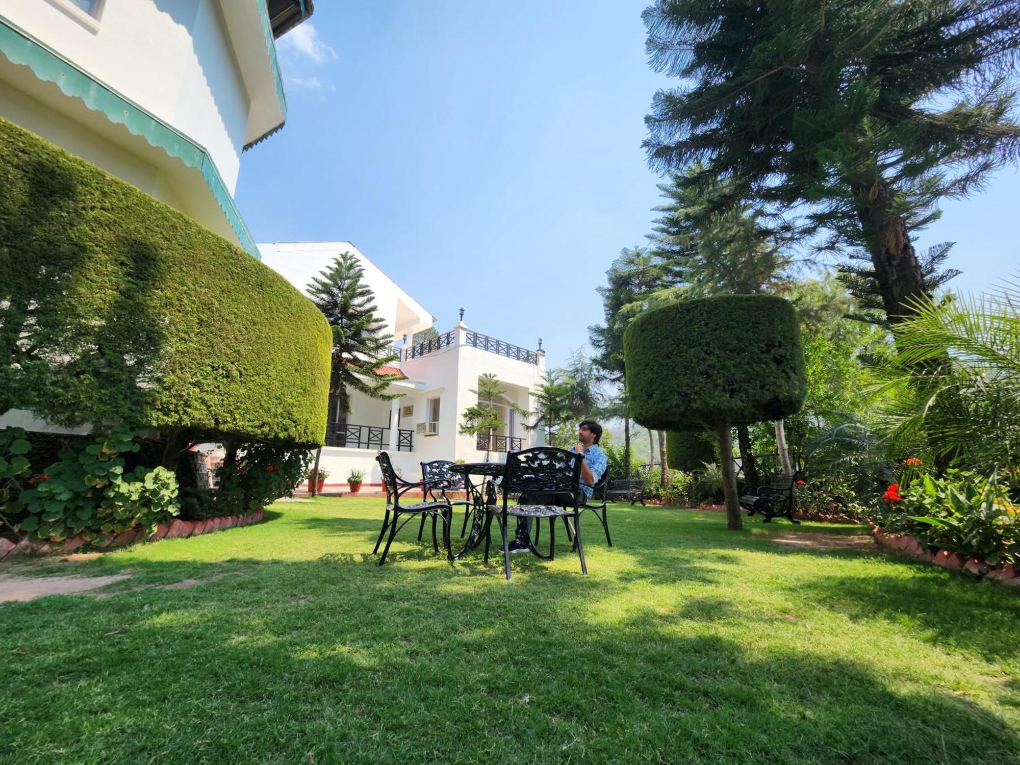 Hotel Royal Ark - Kasauli Kültér fotó